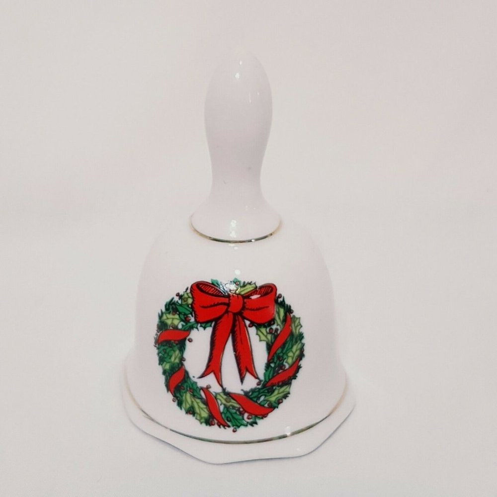Christmas Wreath Bell 3.5"  Ceramic Taiwan R.O.C. Vintage Holiday Winter